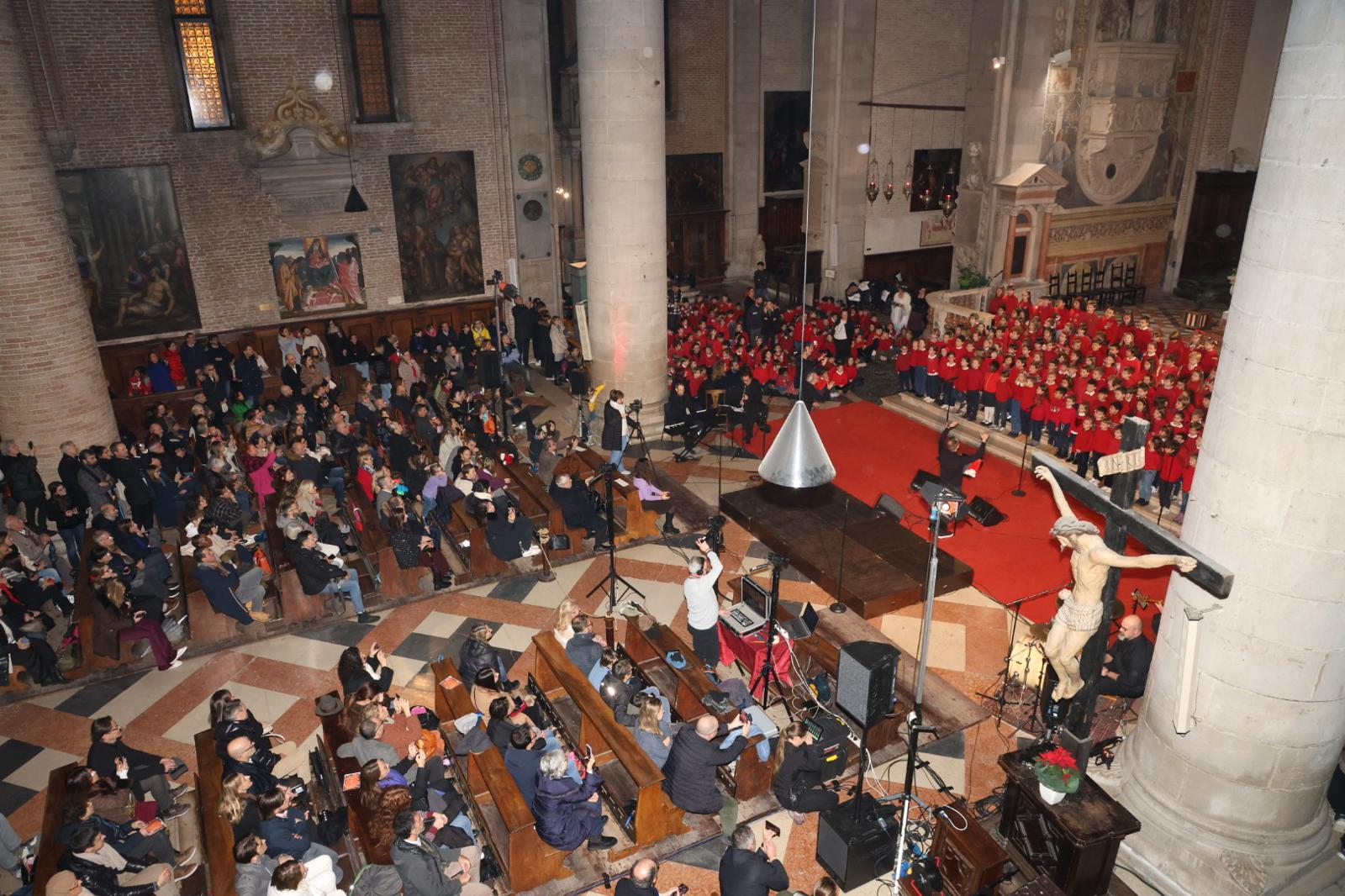CONCERTO DI NATALE A SAN NICOLÒ PER CINQUECENTO BAMBINI DELLA PRIMARIA DEL PIO X